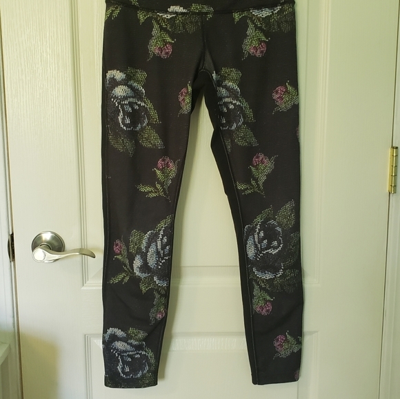 Lululemon Wunder Under  Size 6 Garden Party Floral Black Yoga  Pants - Picture 9 of 11